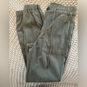 American Eagle Olive Green Joggers Size 6